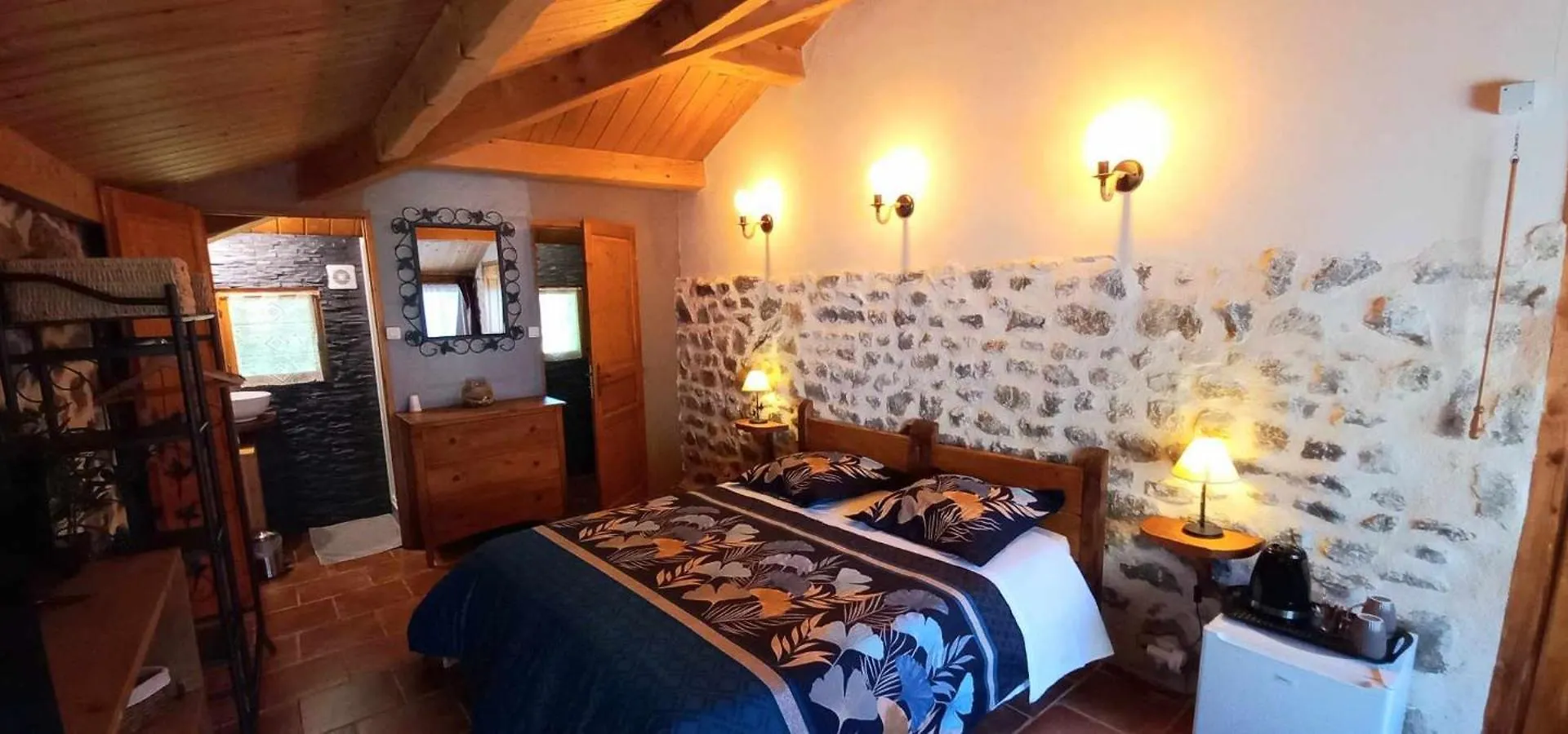 Les Gites Du Couvent Nozieres  Holiday home