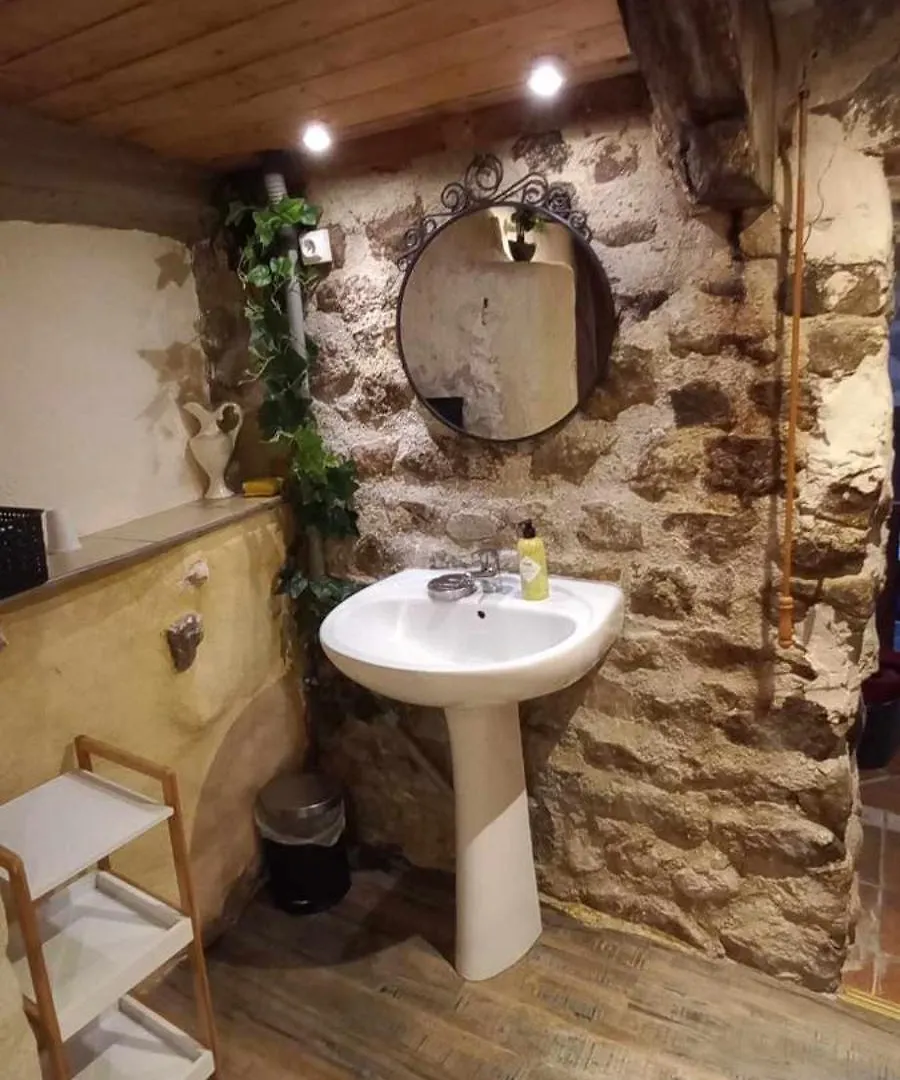 Les Gites Du Couvent Nozieres