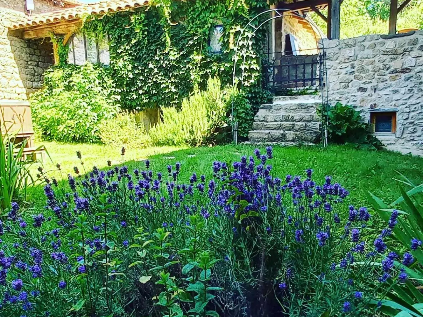 Les Gites Du Couvent Nozieres  0*, Nozieres (Ardeche) France